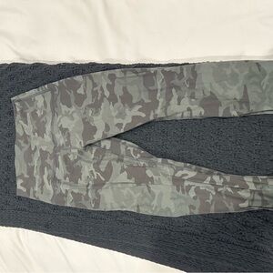 Lululemon Athletica Camouflage Leggings - Gray and Green. Size 4 women